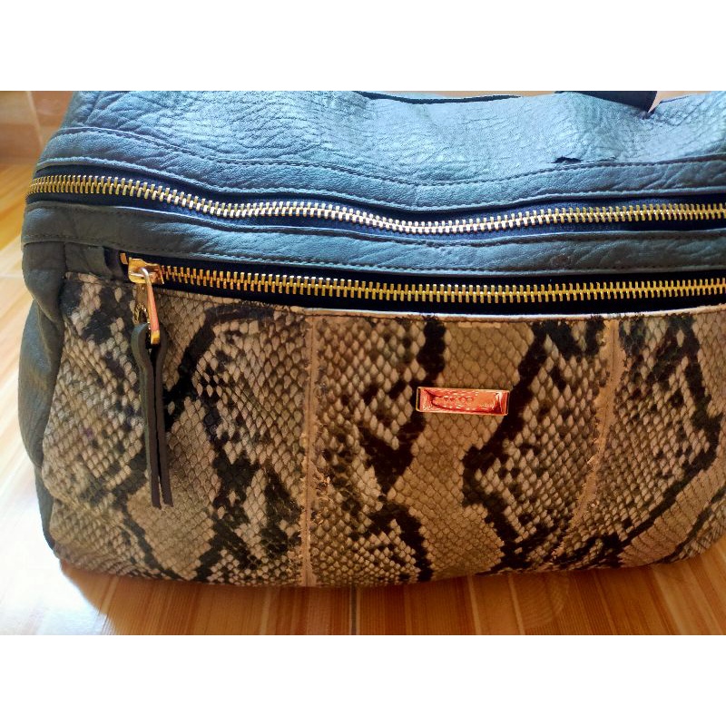 Túi xách da rắn xanh rêu