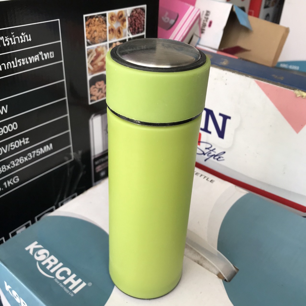 Bình nước thủy tinh vỏ nhựa cực xinh, năp xoáy có gioăng chống tràn 350ml