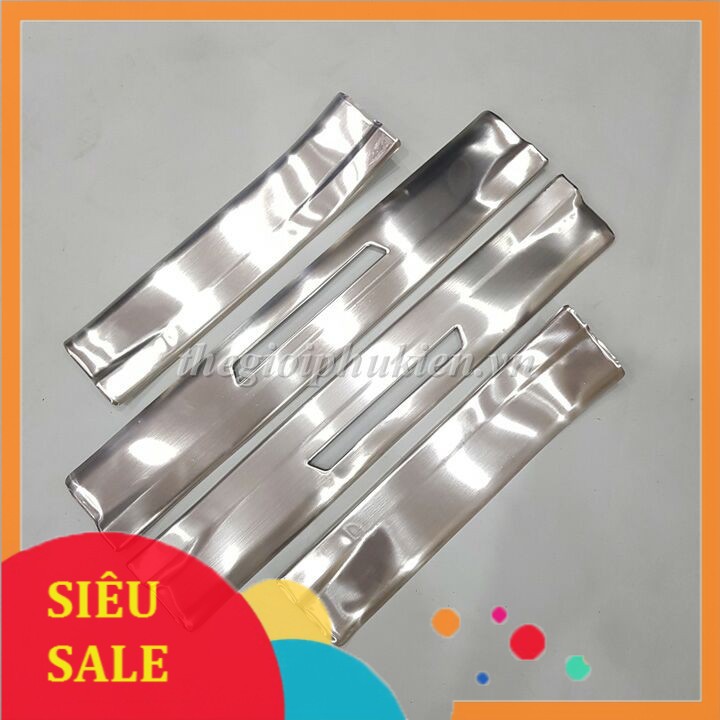 Bộ 8 chi tiết ốp chống trầy bậc cửa dành cho xe KIA Sorento 2015-2020 – Mẫu INOX