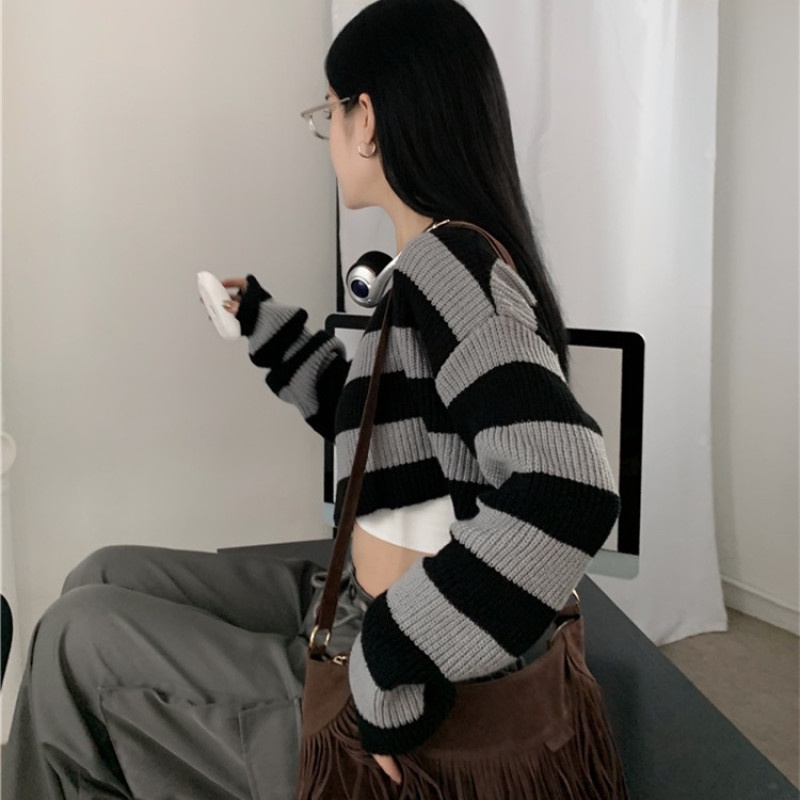 Áo Len Tay Dài Cổ Tròn Họa Tiết Sọc Ngang Thời Trang Dành Cho Nữ