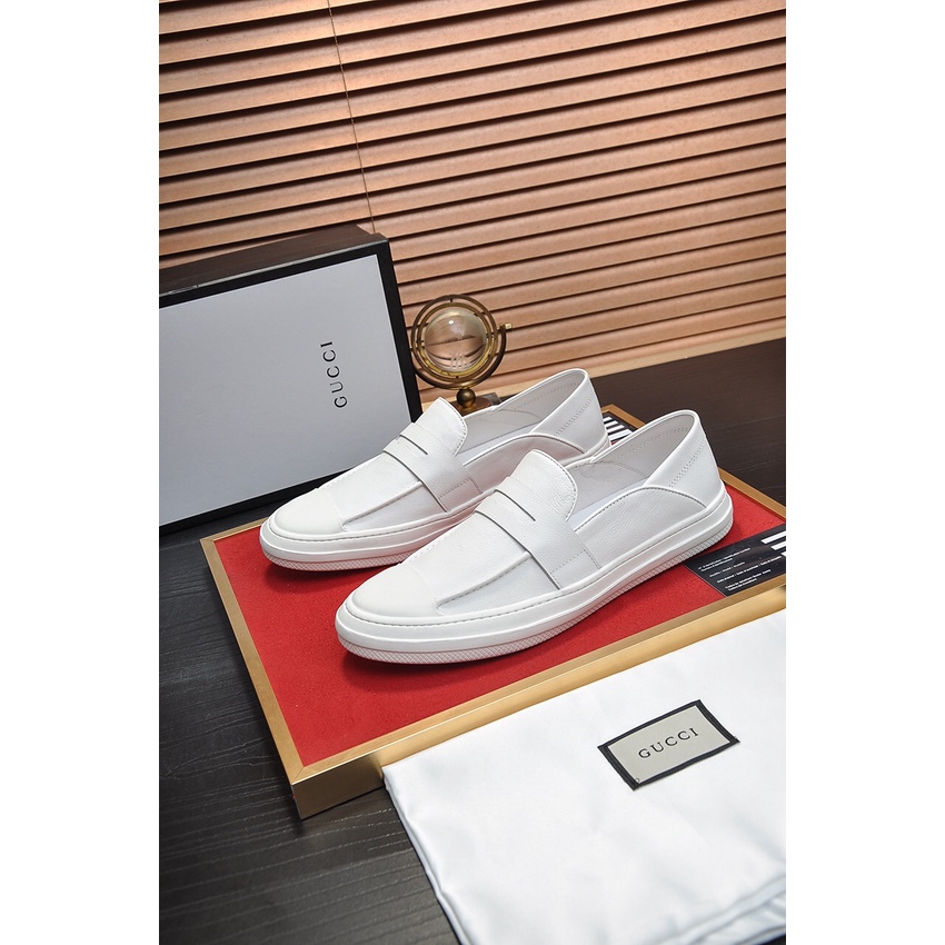 Giày luòi nam da thật GUCCI GG GC với thiết kế mang phong cách tối giản mang đến thời trang tươi mới