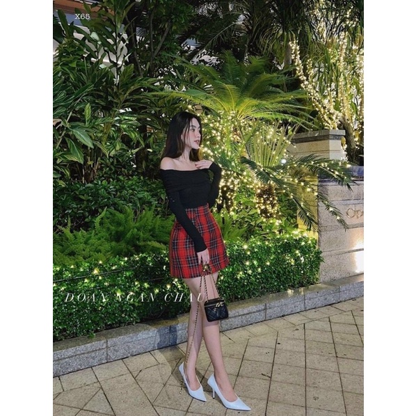 Set áo đen bẹt vai tay dài + chân váy chữ A caro đỏ Đầm đi chơi dạo phố du lịch dễ thương hotgirl tk sang trọng