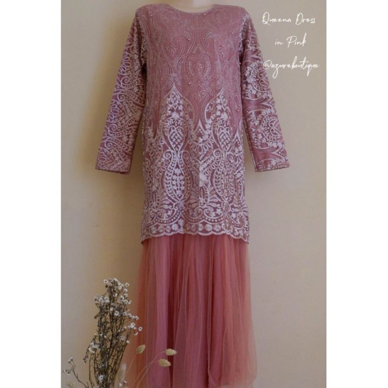 Queena Đầm dự tiệc/đầm xếp ly thêu họa tiết phong cách hiện đại | BigBuy360 - bigbuy360.vn