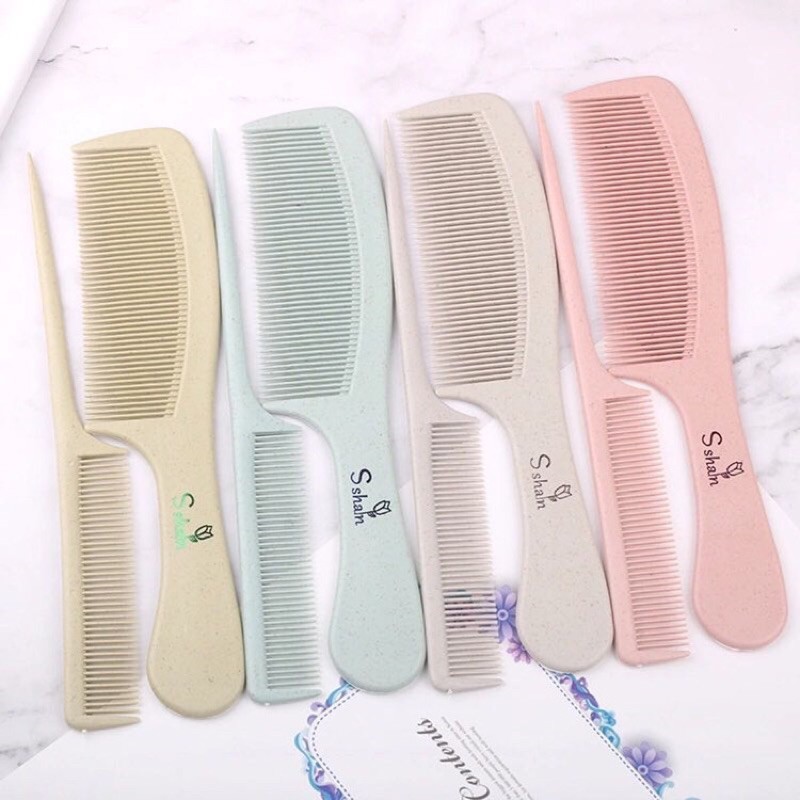 Lược chải tóc  . .