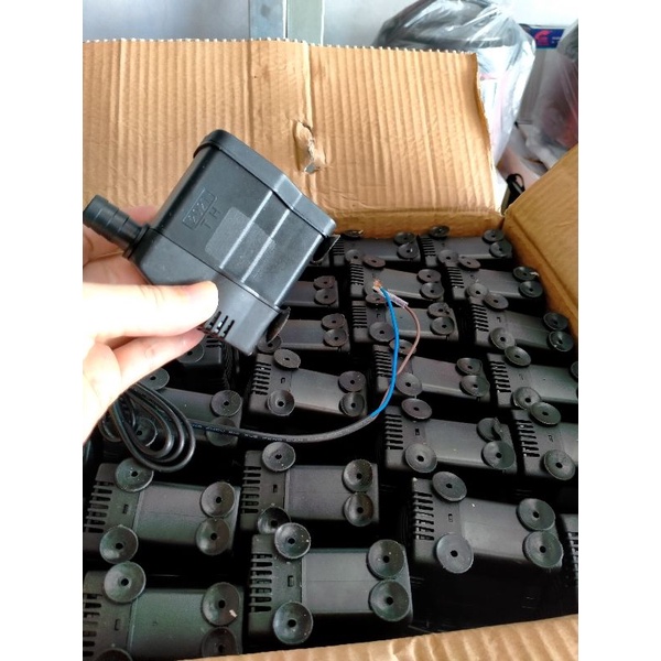 Động cơ bơm nước ở quạt điều hoà