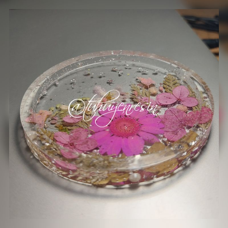 Lót ly resin hoa khô nhà Tư Tư _ lót ly trang trí_ Mẫu 1