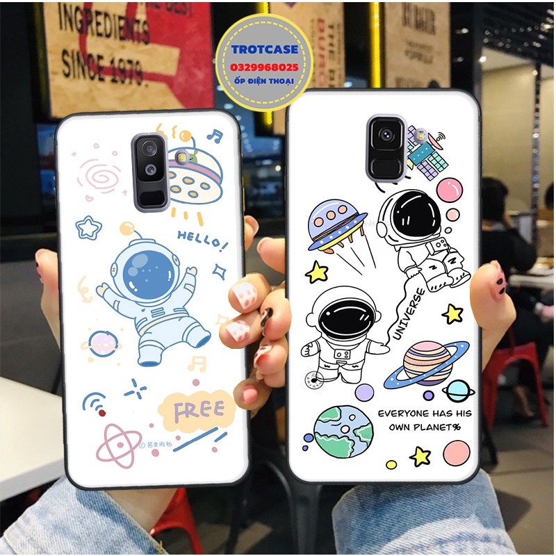 Ốp lưng Samsung A6 / A6 Plus / A8 / A8 Plus / J6 / J6 Plus / J8 / J4 Plus - in hình phi hành gia nền trắng và đen mới
