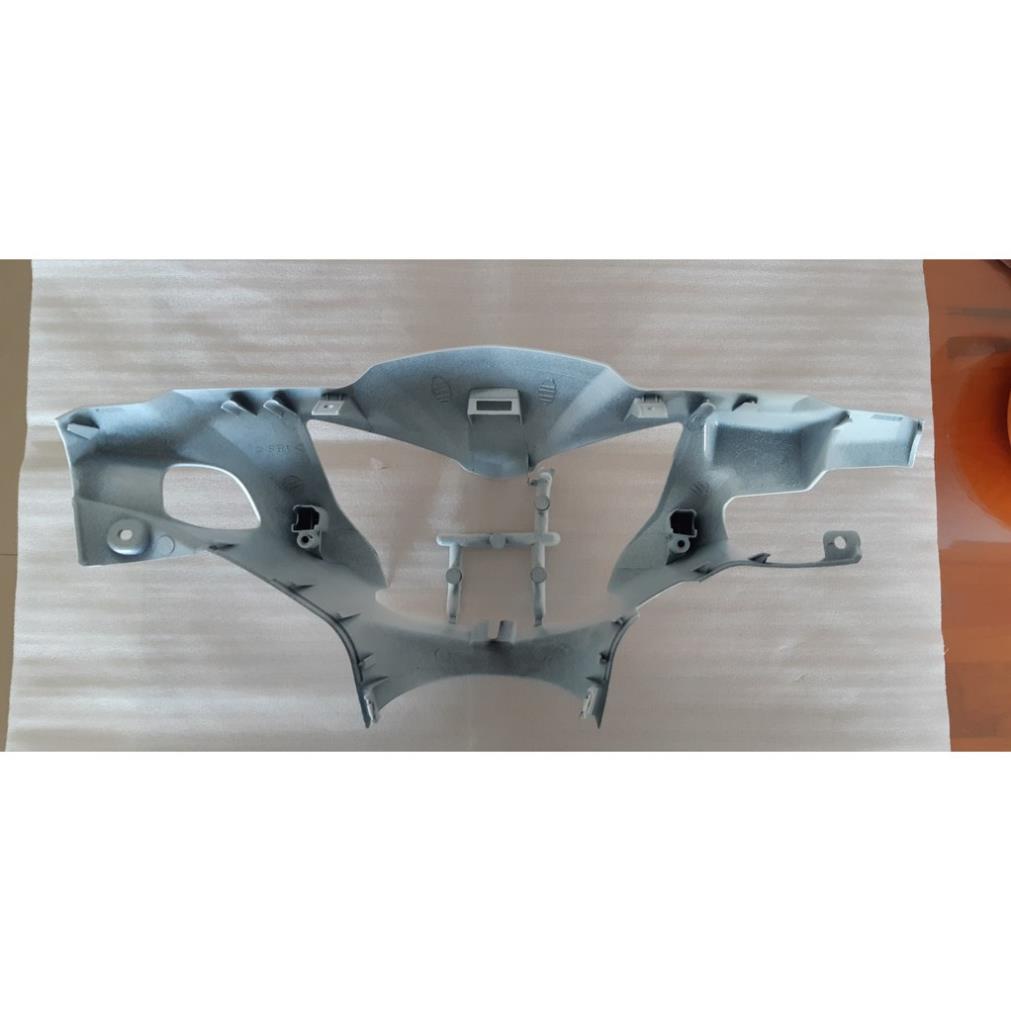 Ốp đầu trước (Nắp trước tay lái) Exciter 2011 trắng chính hãng yamaha