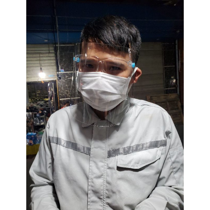 Kính chắn giọt bắn che hết mặt