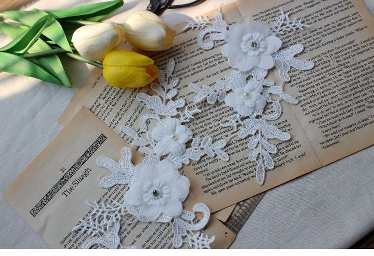 Miếng ren hoa 3d xinh xắn dùng để trang trí áo cưới
