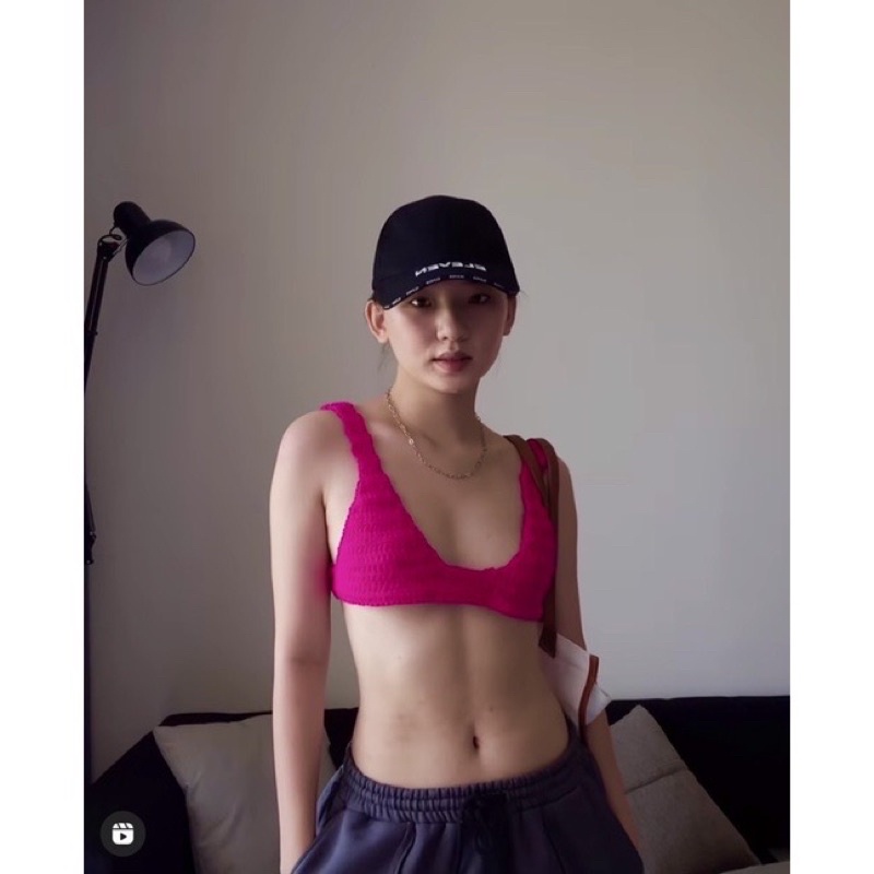 Áo croptop khoe dáng