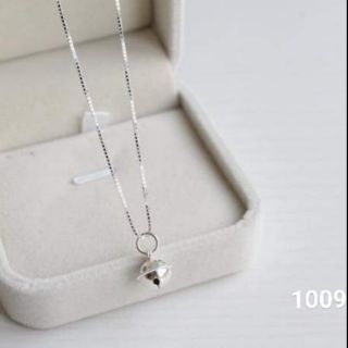 Vòng cổ nữ mix chuông bạc 925 có ảnh mẫu đeo