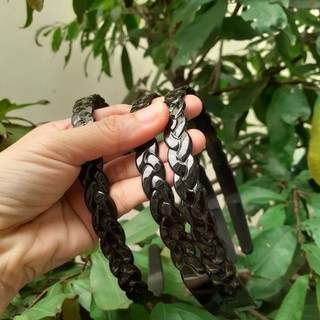 Bờm cài tóc nhựa màu đen kiểu thắt bính (bản 1cm)
