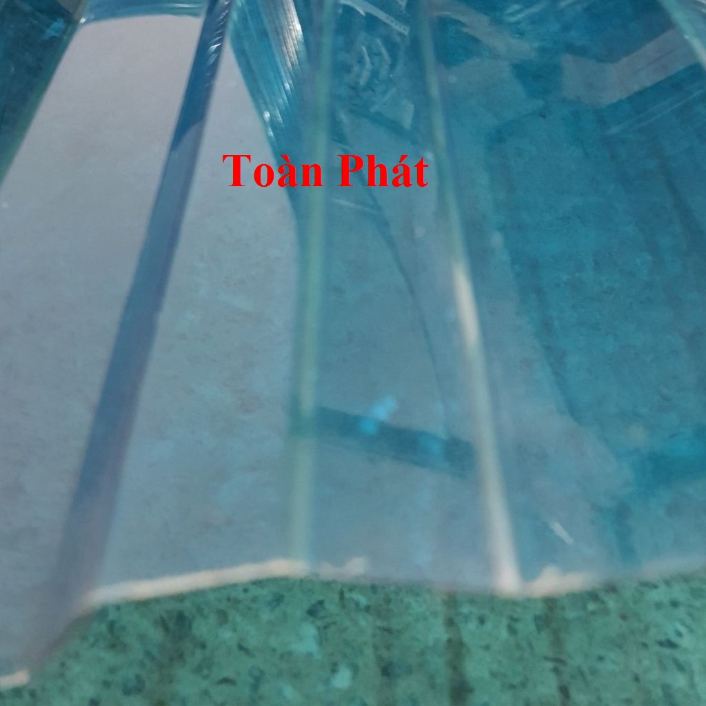 Khổ rộng 1.05m x dài 1m ) Tôn nhựa Poly MÀU XANH dạng sóng lấy sáng