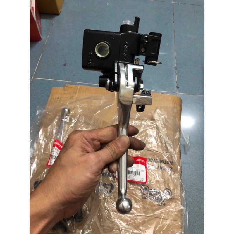 Cùm tay thắng dầu Ab 110/ 125 + Vision đời mới  zin hãng Honda