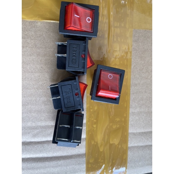 Công tắc  4 chân KCD4