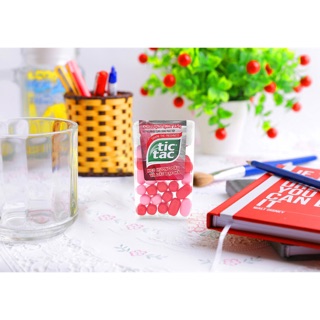 Kẹo Tic Tac hương dâu và dâu bạc hà hộp 14.5g
