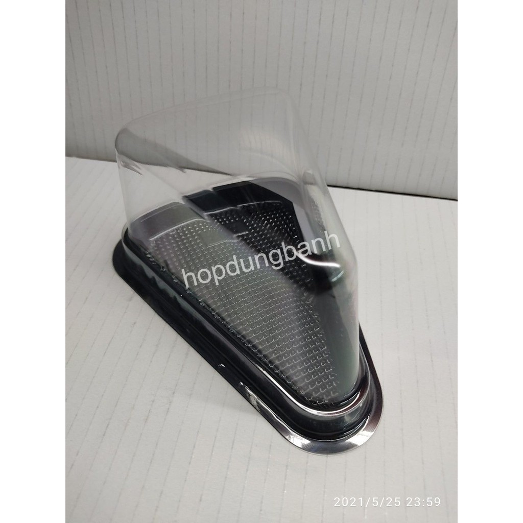 50 - 100 Hộp Đựng Bánh Tam giác A03 - Đế Đen Kích Thước 12 cm x 7.5 cm x cao 6.5cm