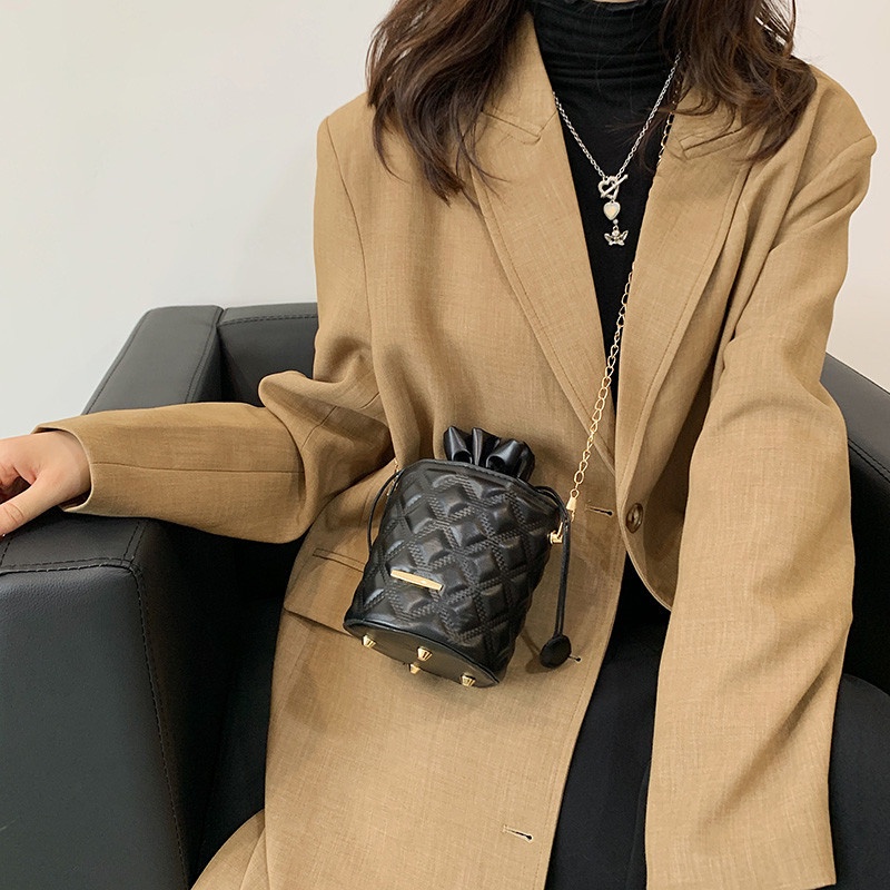 Túi cốp mini đeo chéo trần trám da mềm mại nhỏ nhắn dễ thương