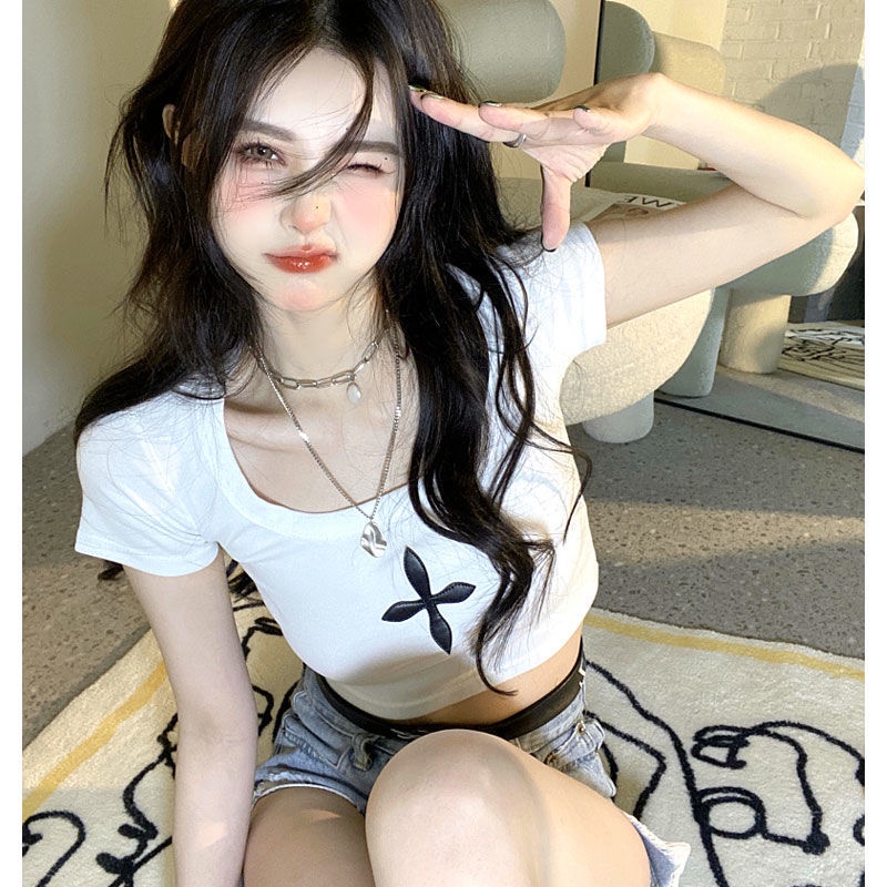 Short sleeve T-shirt women's short 2022 summer new ins super fire net red cross frame slim high waist hot girl coat tide