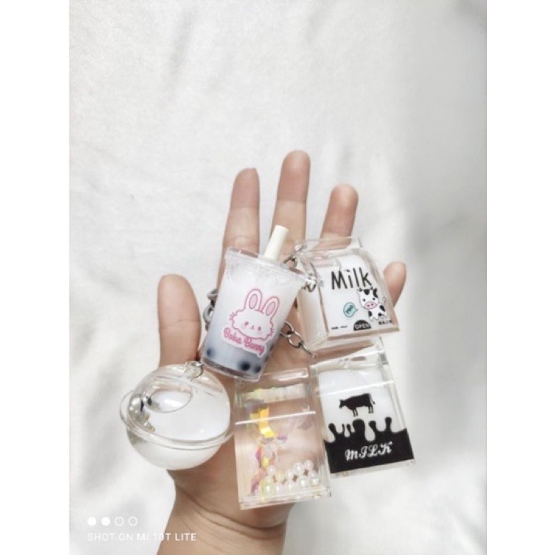 Móc khoá trà sữa nước trân châu/ trái cây siêu cute
