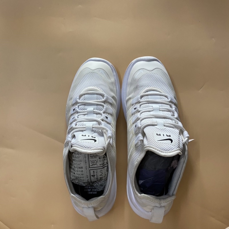 Giày chính hãng đã qua sử dụng