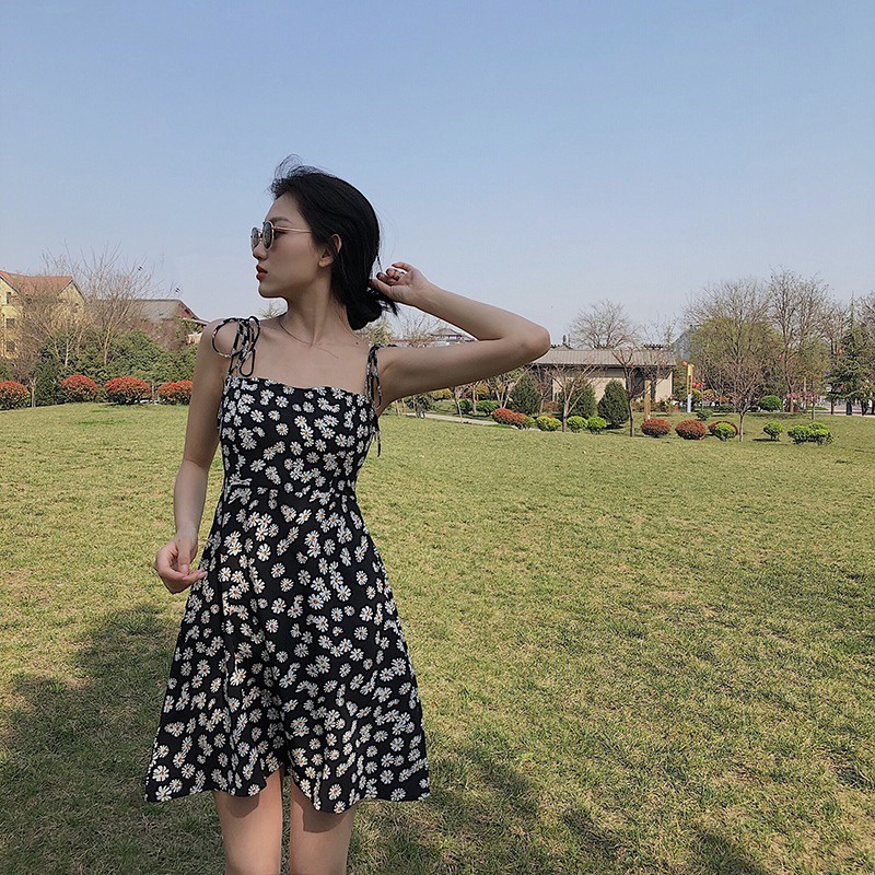 Váy 2 dây hoa cúc siêu đẹp