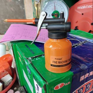 Vịt dầu sắt  bình bơm dầu nhớt