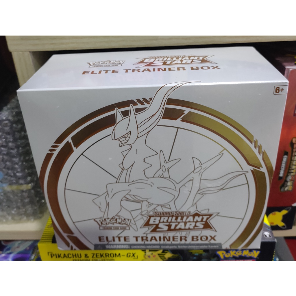 Các loại hộp thẻ Pokemon Elite Trainer Box