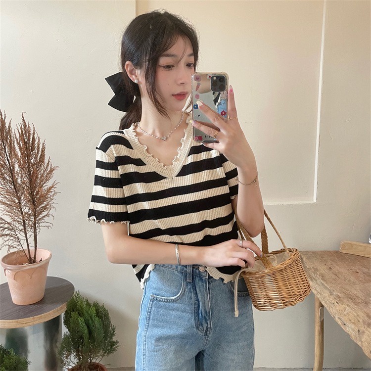 Áo Dệt Kim Tay Ngắn Cổ Chữ V Phối Ren Thời Trang