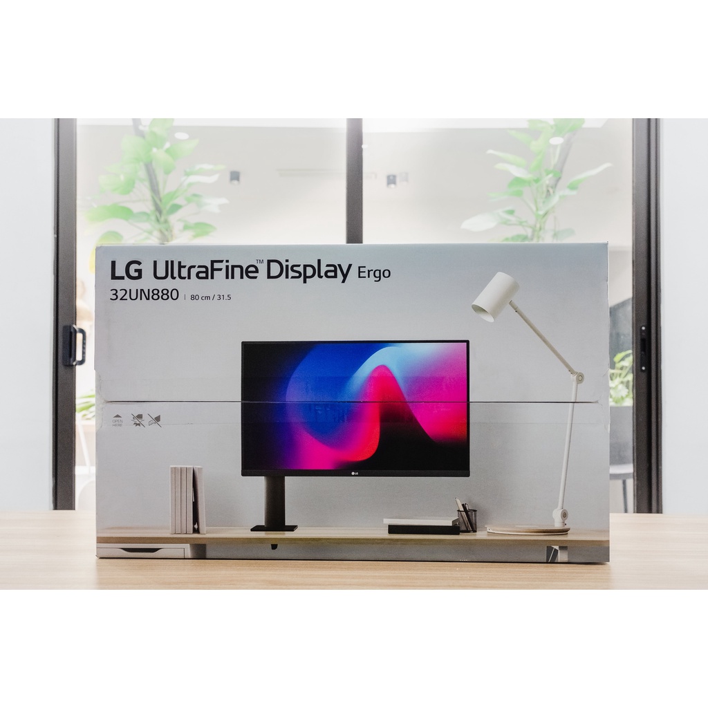 Màn Hình LG 32UN880-B 32'' UHD 4K Ergo 5ms/60Hz/IPS/USB Type-C/AMDFreeSync