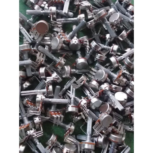 5 CHIẾC VOLUME 3 CHÂN CÁN DÀI