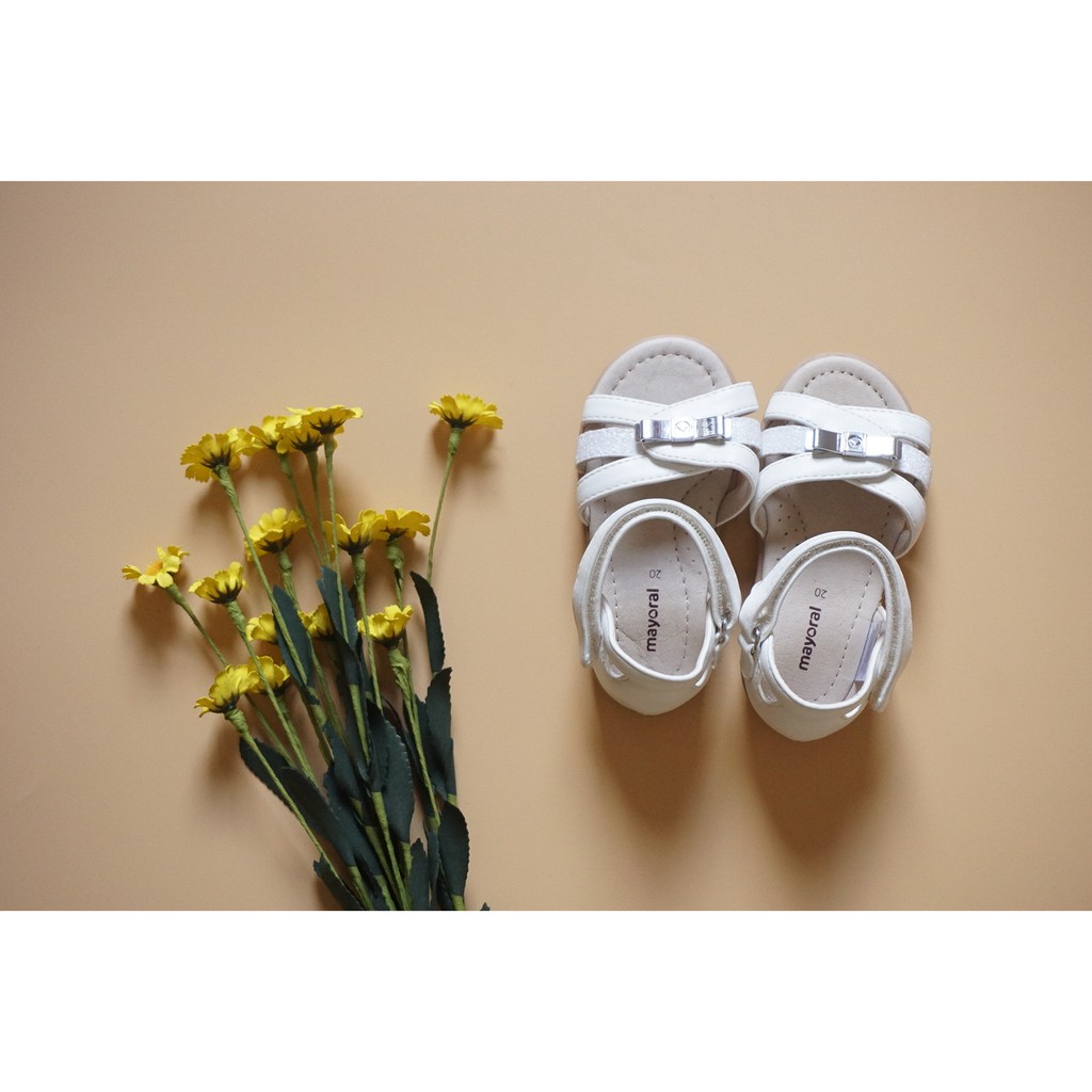 Giày sandals bé gái Mayoral màu trắng size 20