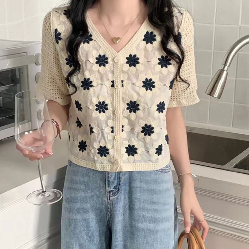 Áo Cardigan Dệt Kim Tay Ngắn Cổ Chữ V Cài Nút Họa Tiết Hoa Cúc Xinh Xắn Cho Nữ