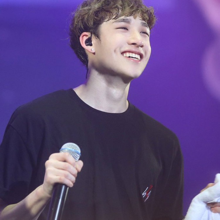 ÁO PHÔNG STRAY KIDS