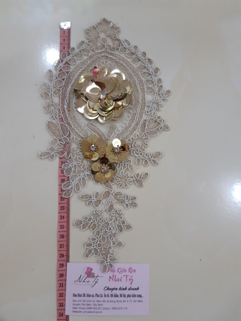 Ren đắp áo dài hình mặt nguyệt đẹp xinh