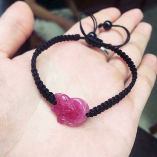 Mặt hồ ly ruby hồng