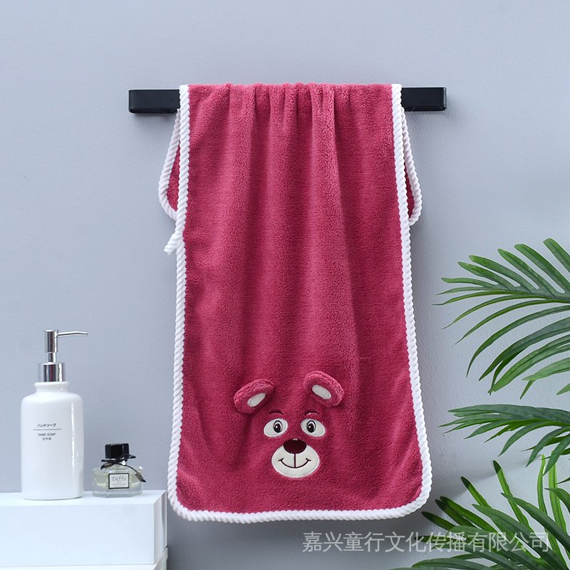Bộ 2 Khăn Tắm Lotso Vải Lông Cừu San Hô Dày Dặn Họa Tiết Gấu Hồng/Dâu Tây Dễ Thương Dùng Làm Quà Tặng