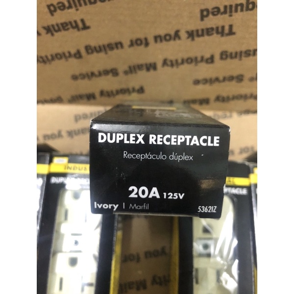 Ổ cắm điện Hubbell 5362IZ