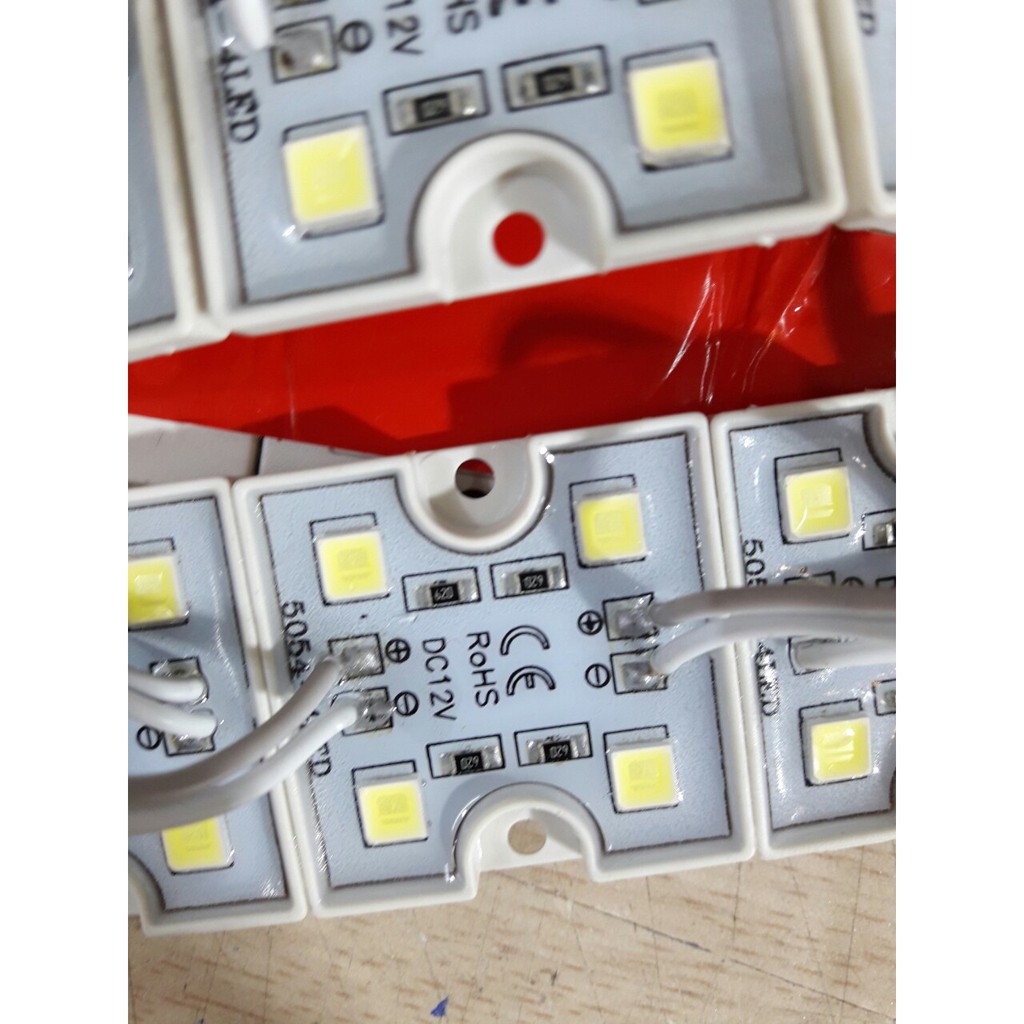 LED 4 bóng 5054 đế nhựa kích thước 35x35mm làm chữ quảng cáo,trang trí.