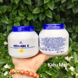 Kem dưỡng ẩm trắng da Vitamin E Aron