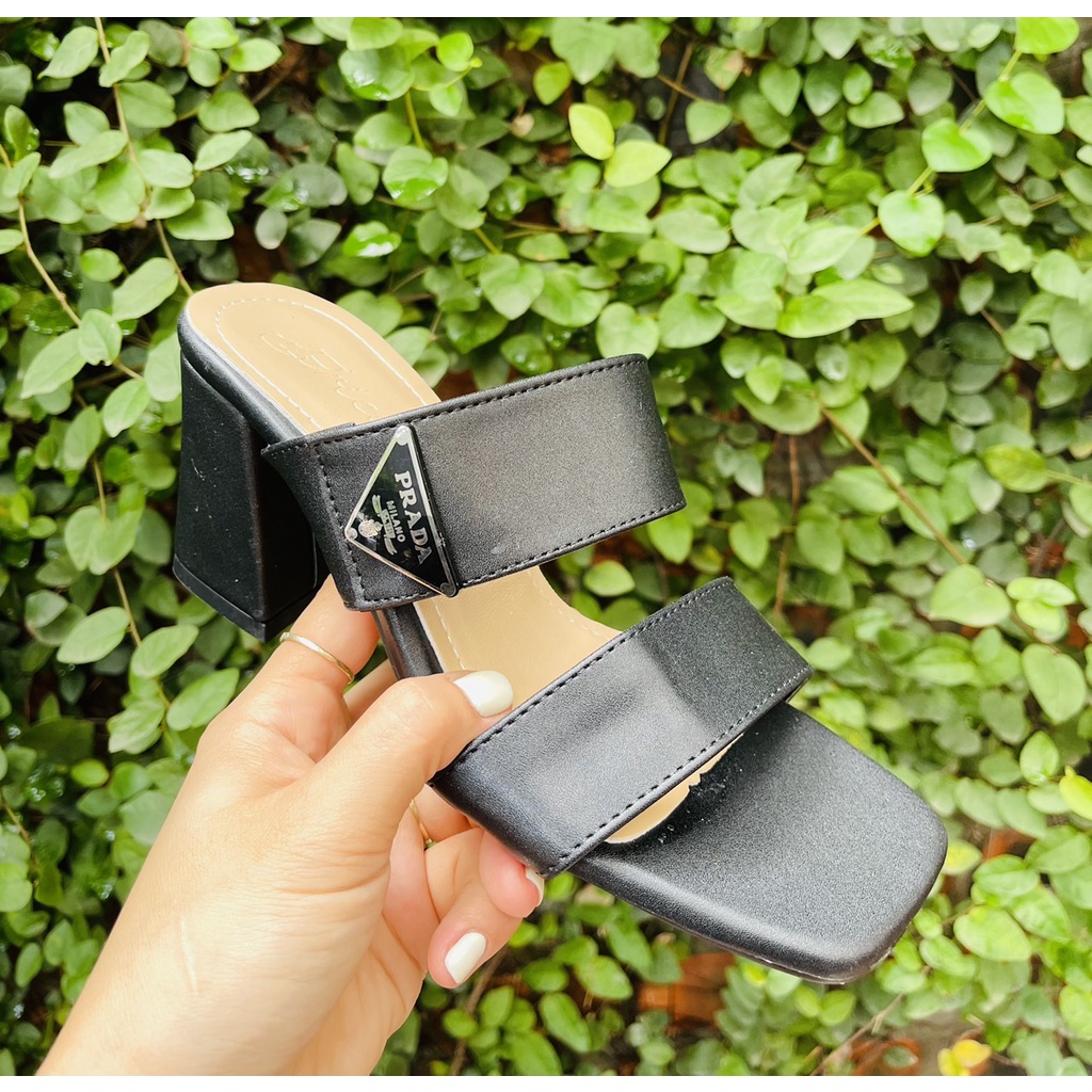Guốc da mịn quai 2 cầu khuy tam giác cạnh gót trụ to - 7P