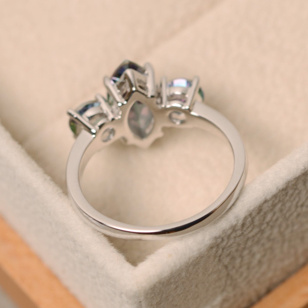 Nhẫn đính 3 viên đá màu kim cương sáng tạo thời trang