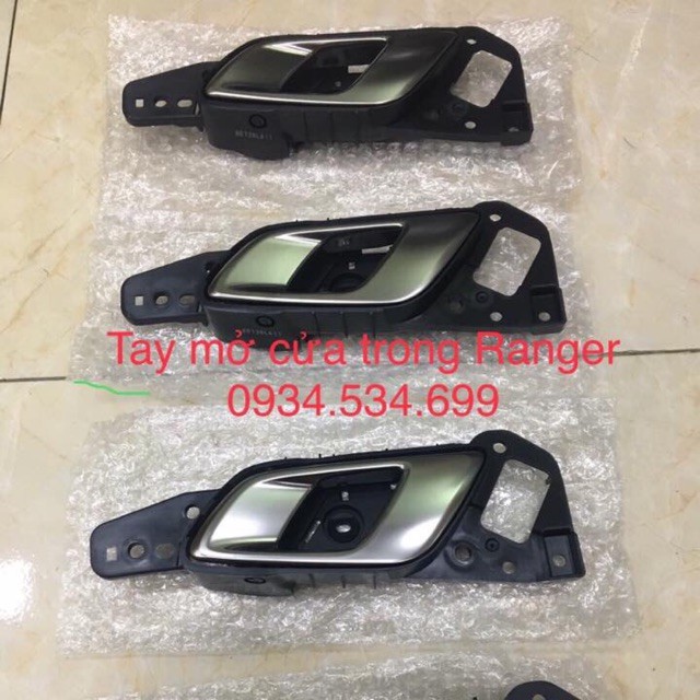 Tay mở cửa trong Ranger WildTrak 16 RH LH phụ - lái tài - EB3B22600CBSMSR / EB3B22601CBSMSR