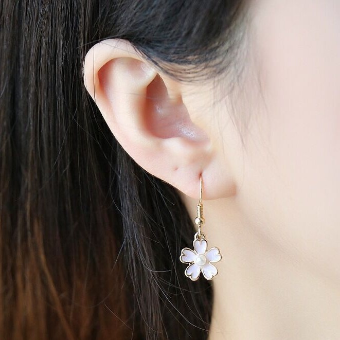 Bông Khuyên Tai Hoa Cúc Hồng Cánh Tim Đeo Nụ Phong Cách Hàn Quốc