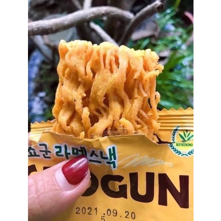 Mỳ tôm trẻ em rắc phomai Hàn Quốc Sogun ngon mê ly