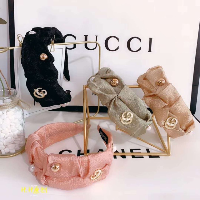 Bờm cài Gucci