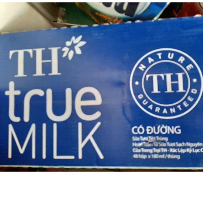 Thùng 48 hộp TH TRUE MILK có đường 180ml