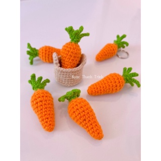 Móc khoá củ cà rốt bằng len 🥕