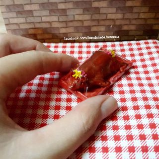 Đồ chơi miniature 1:12_ Heo quay cúng
